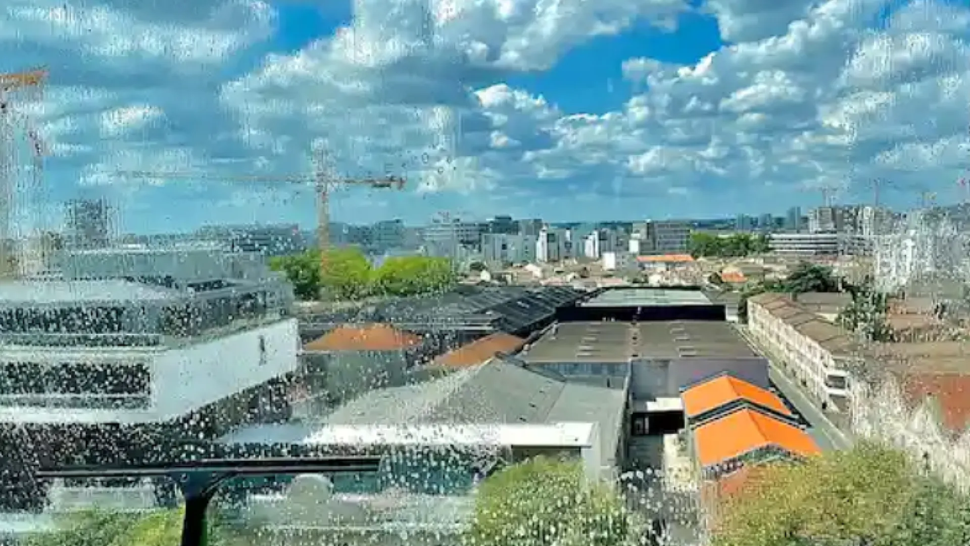 Nettoyage de vitres à Bordeaux – avant/après